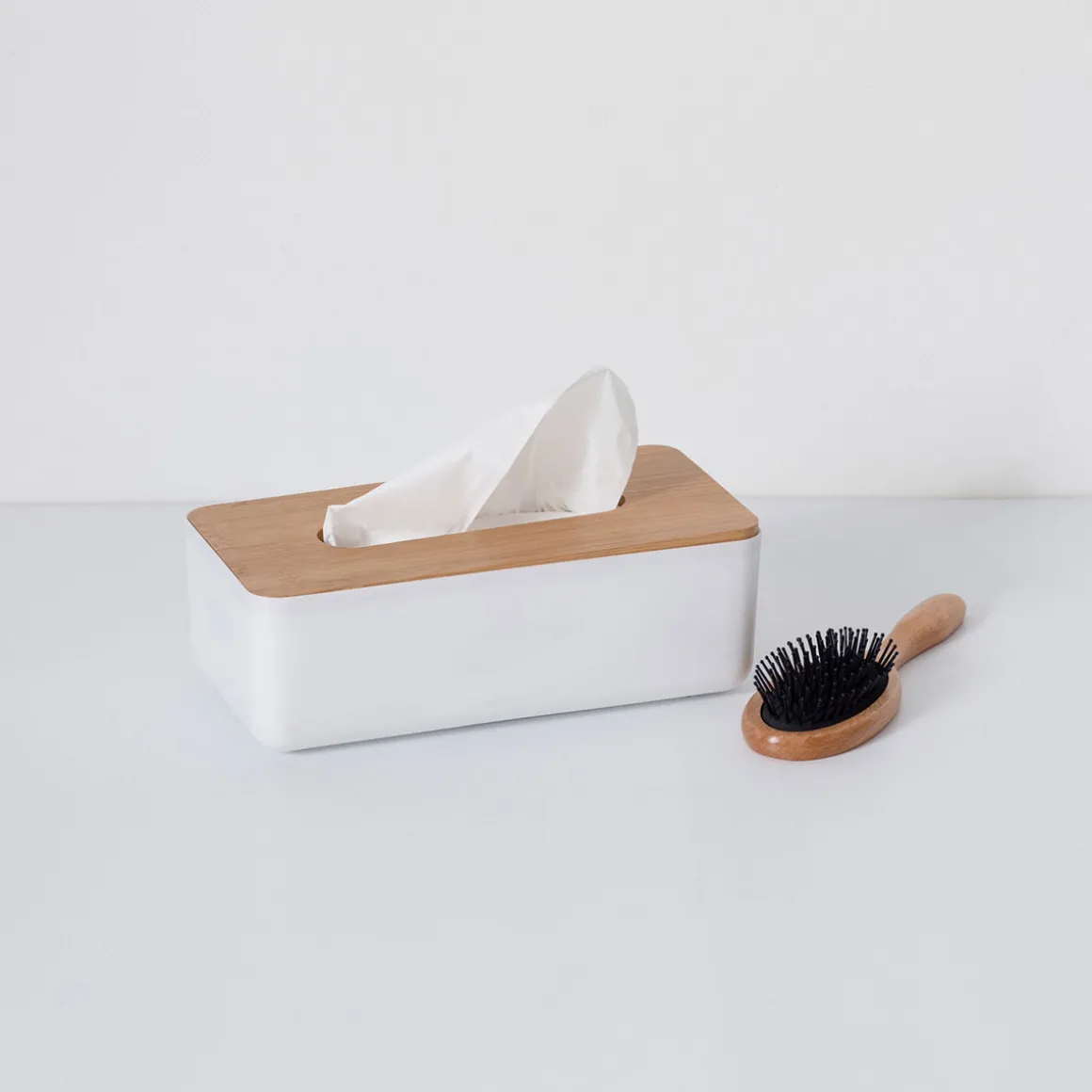 Boîte à mouchoirs, Blanc