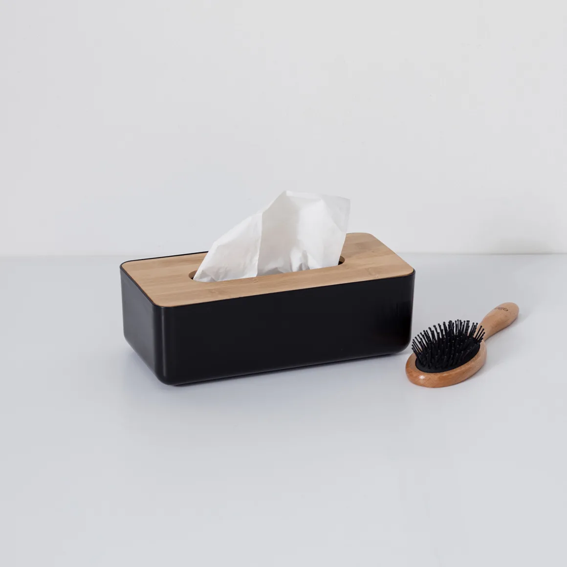 Boîte à mouchoirs, Noir