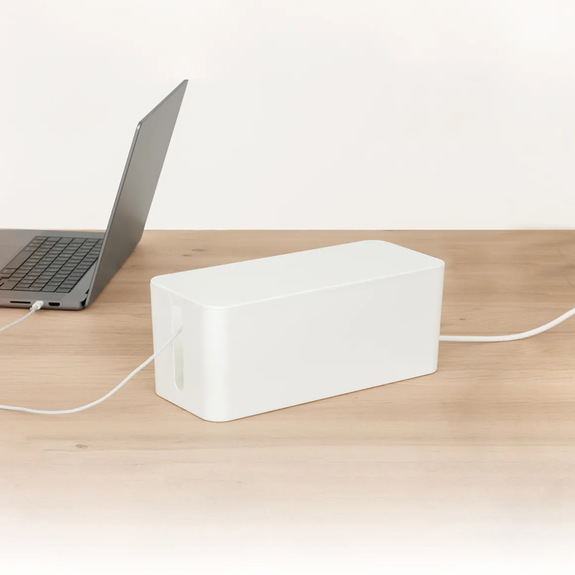 Boîte cache prises électriques