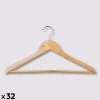 Lot de 32 cintres en bois