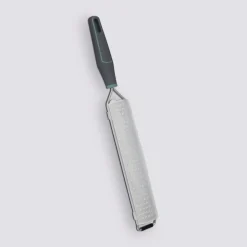 Râpe à fromage, Inox