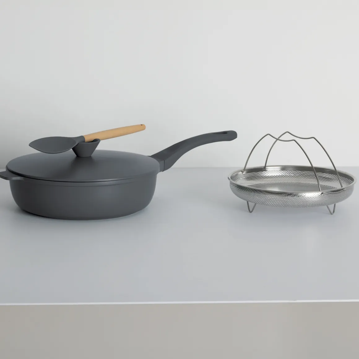 Sauteuse fonte d'aluminium gris, 28cm