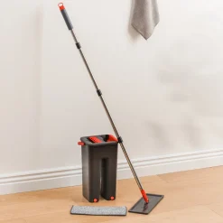 Seau essoreur avec balai 4L